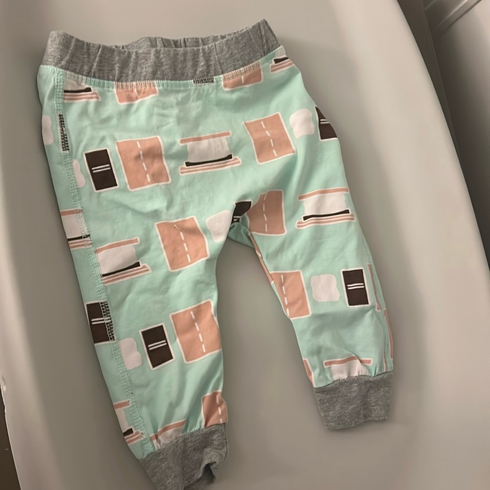 Like new S’mores Monica and Andy pants